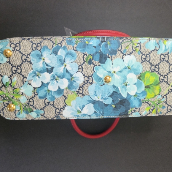 Gucci GG Supreme Monogram Blooms Tote - Picture 2 of 15